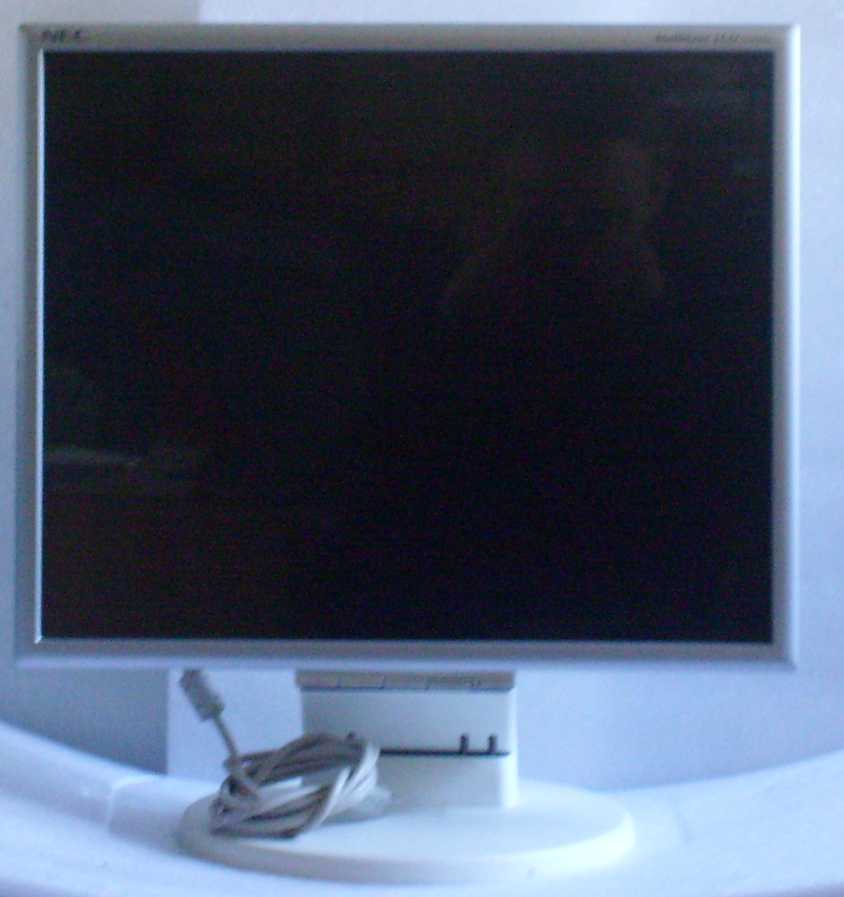 Monitor dotykowy 19'' NEC 195VXM+ Rezystancyjny